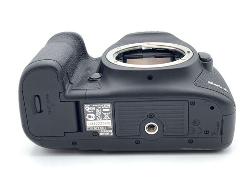 canon eos-5d mark iii digital slr camera rear view