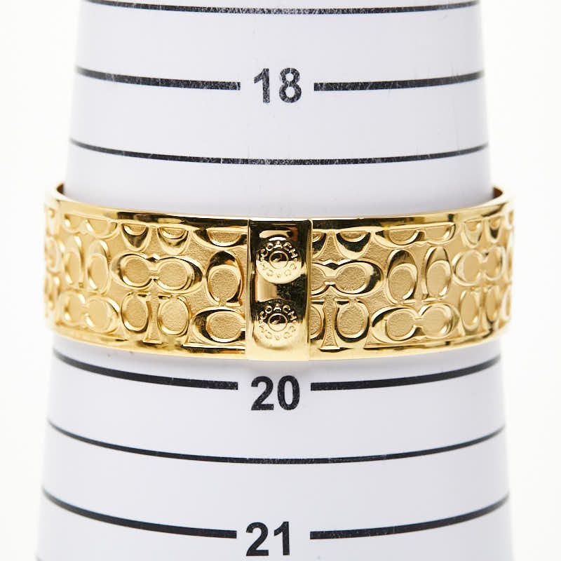 coach bracelet interior details