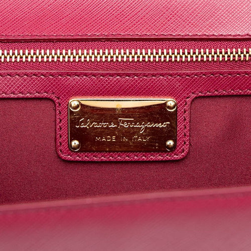salvatore ferragamo gu-21e480 shoulder bag accessories included