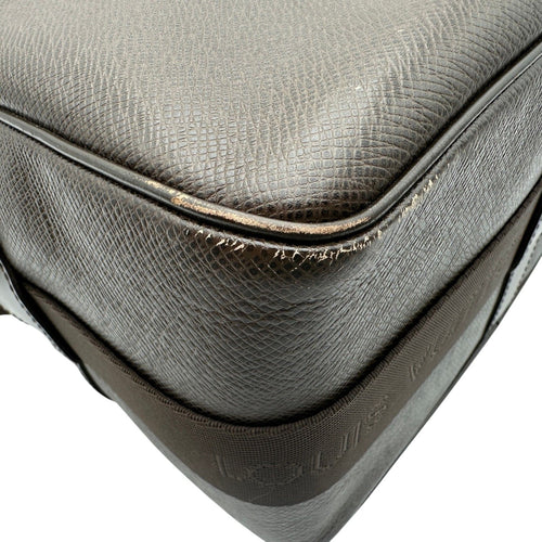 louis vuitton m30158 shoulder bag interior details