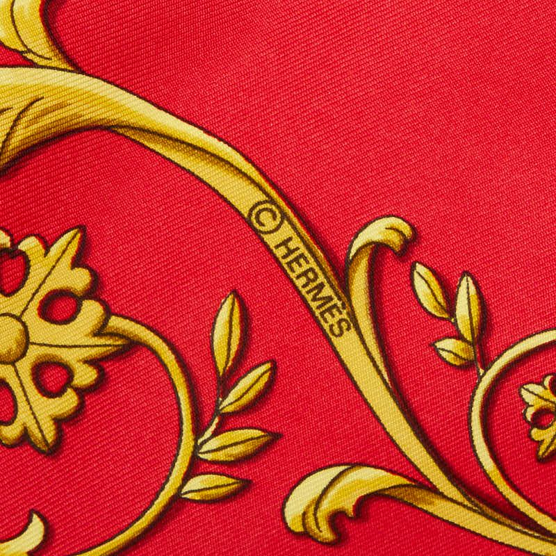 hermes scarf side view
