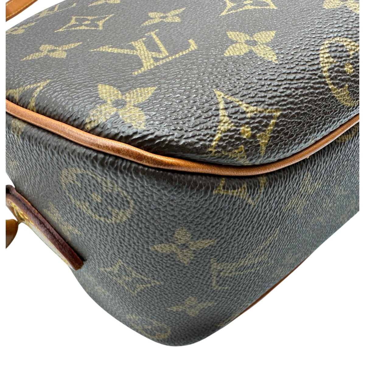 louis vuitton m51221 shoulder bag functional details