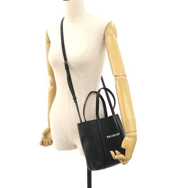 balenciaga 551815 shoulder bag markings and labels