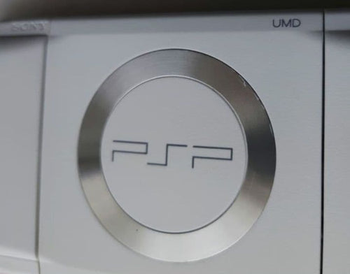 sony psp-1000 handheld console interior details