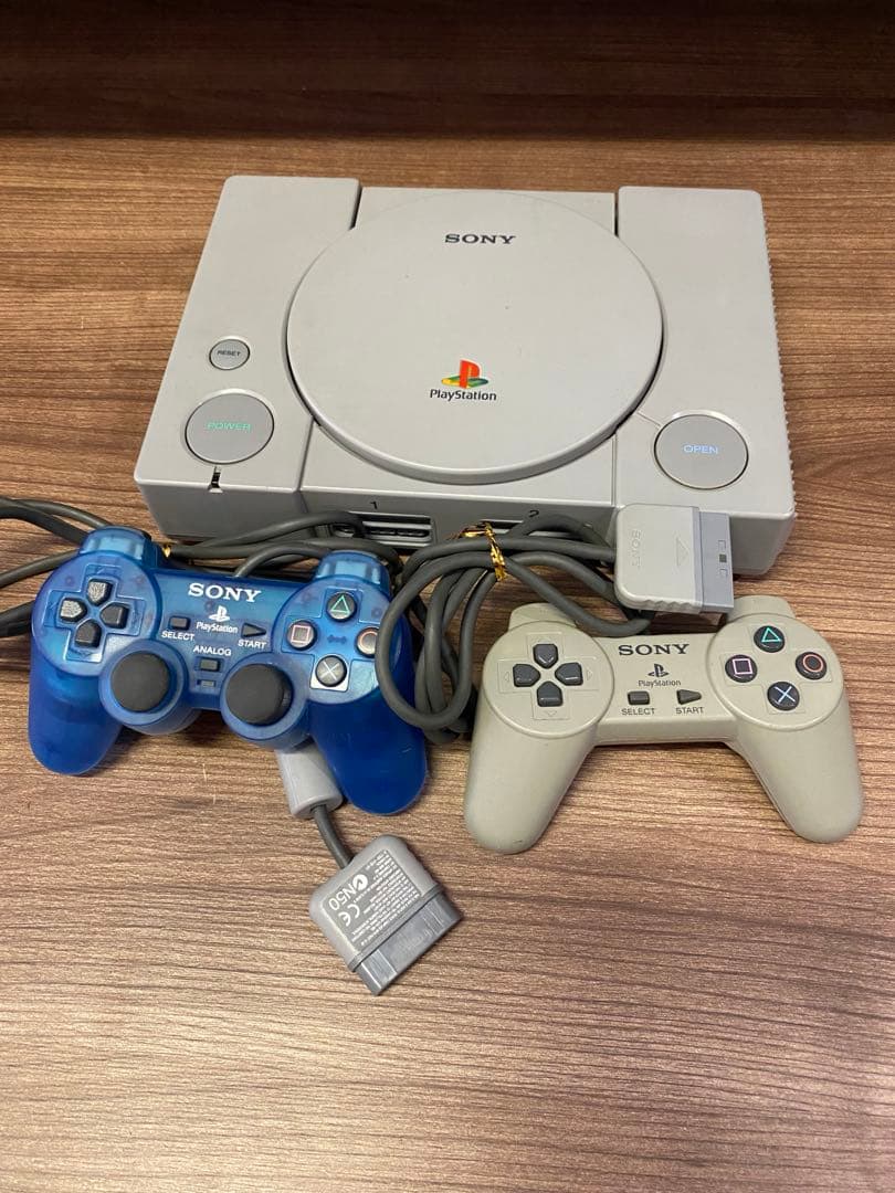 Sony SCPH-7000 Video Game Console