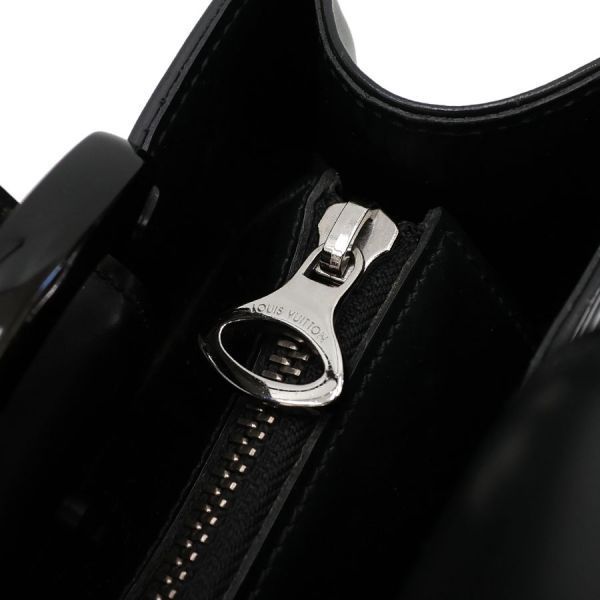 louis vuitton m52452 pouch / clutch functional details