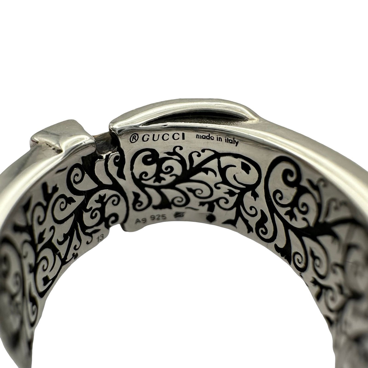 gucci ring interior details