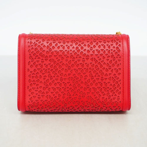 salvatore ferragamo shoulder bag functional details