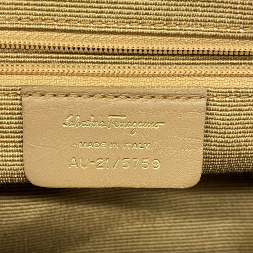 salvatore ferragamo beige handbag accessories included