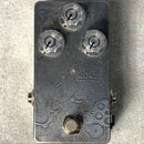 grey guitar effector front view