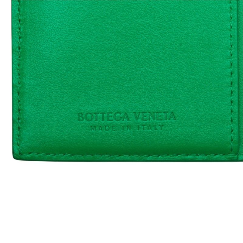 bottega veneta wallet interior details