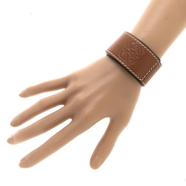 loewe 119.19.336 bracelet markings and labels