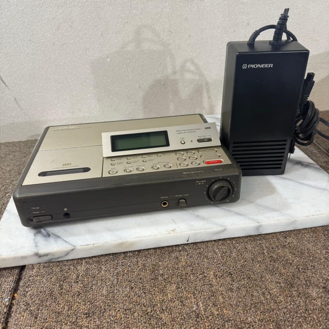 Pioneer D-C88 DAT Player / Recorder