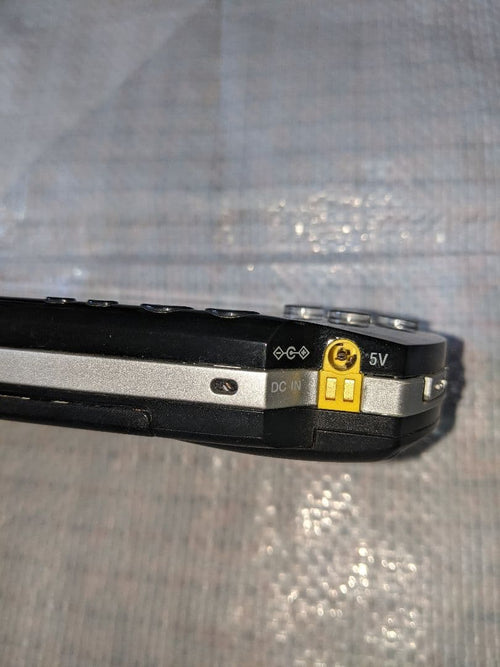 sony psp-1000 handheld console interior details