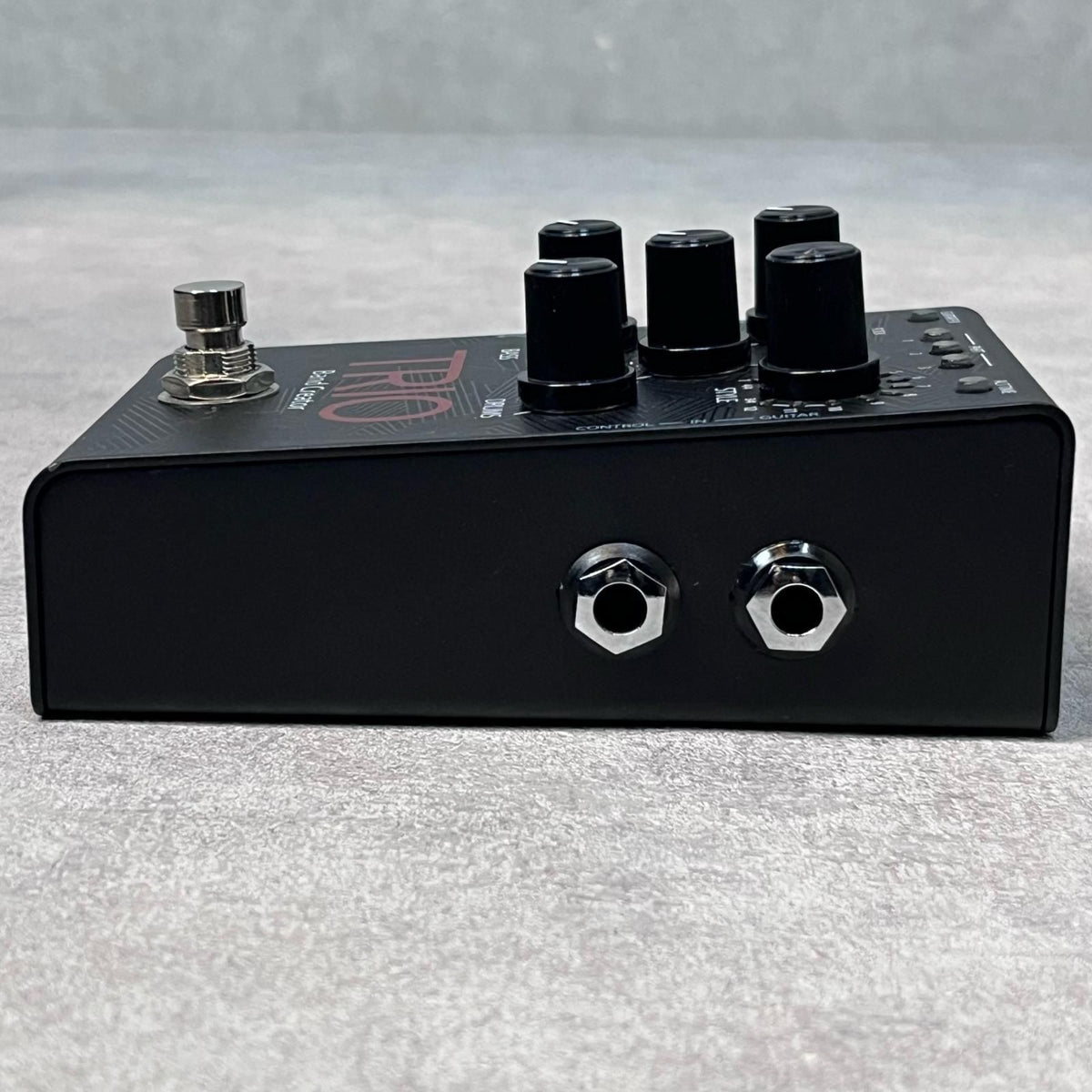 trio guitar effector rear view