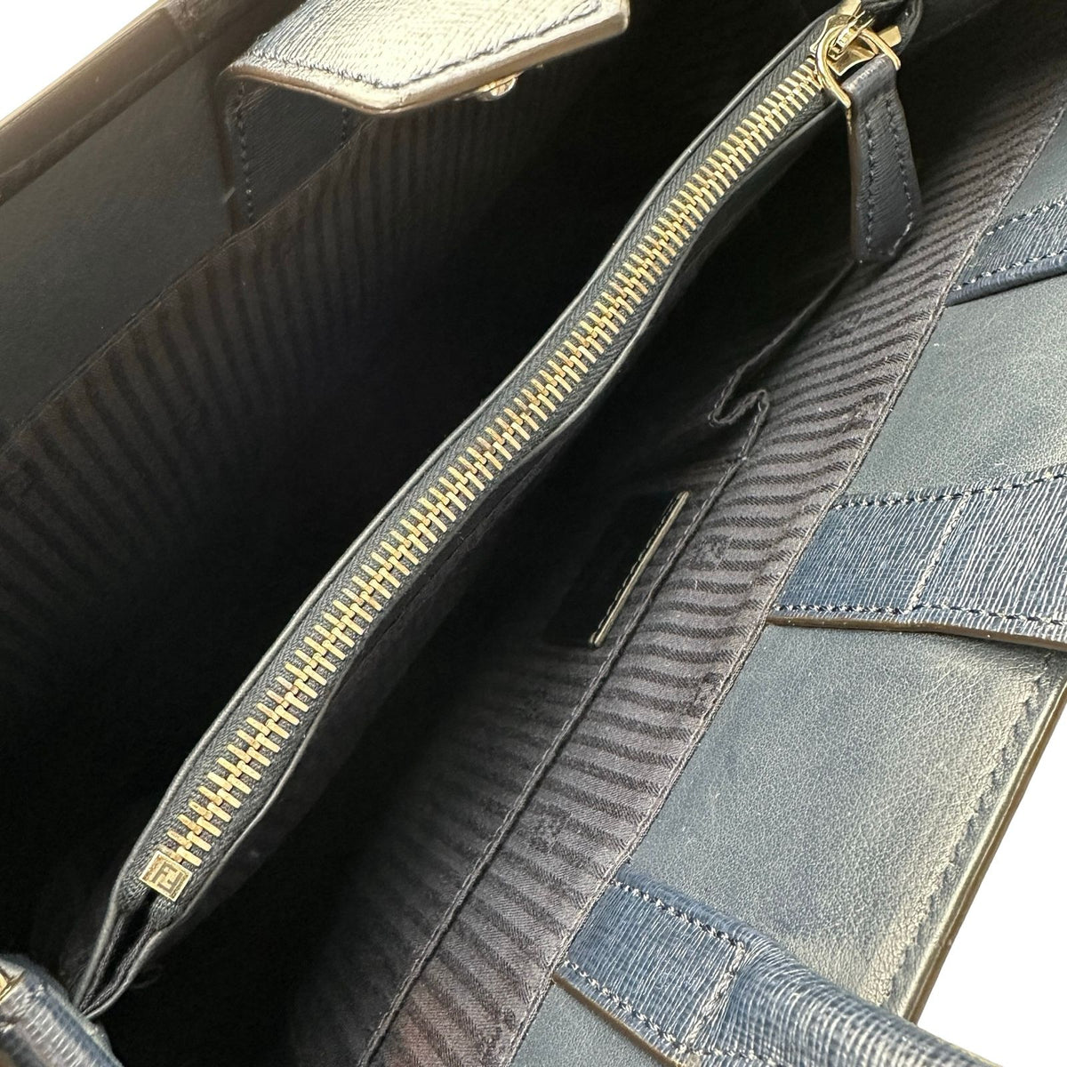 fendi 8bh250 navy shoulder bag condition details