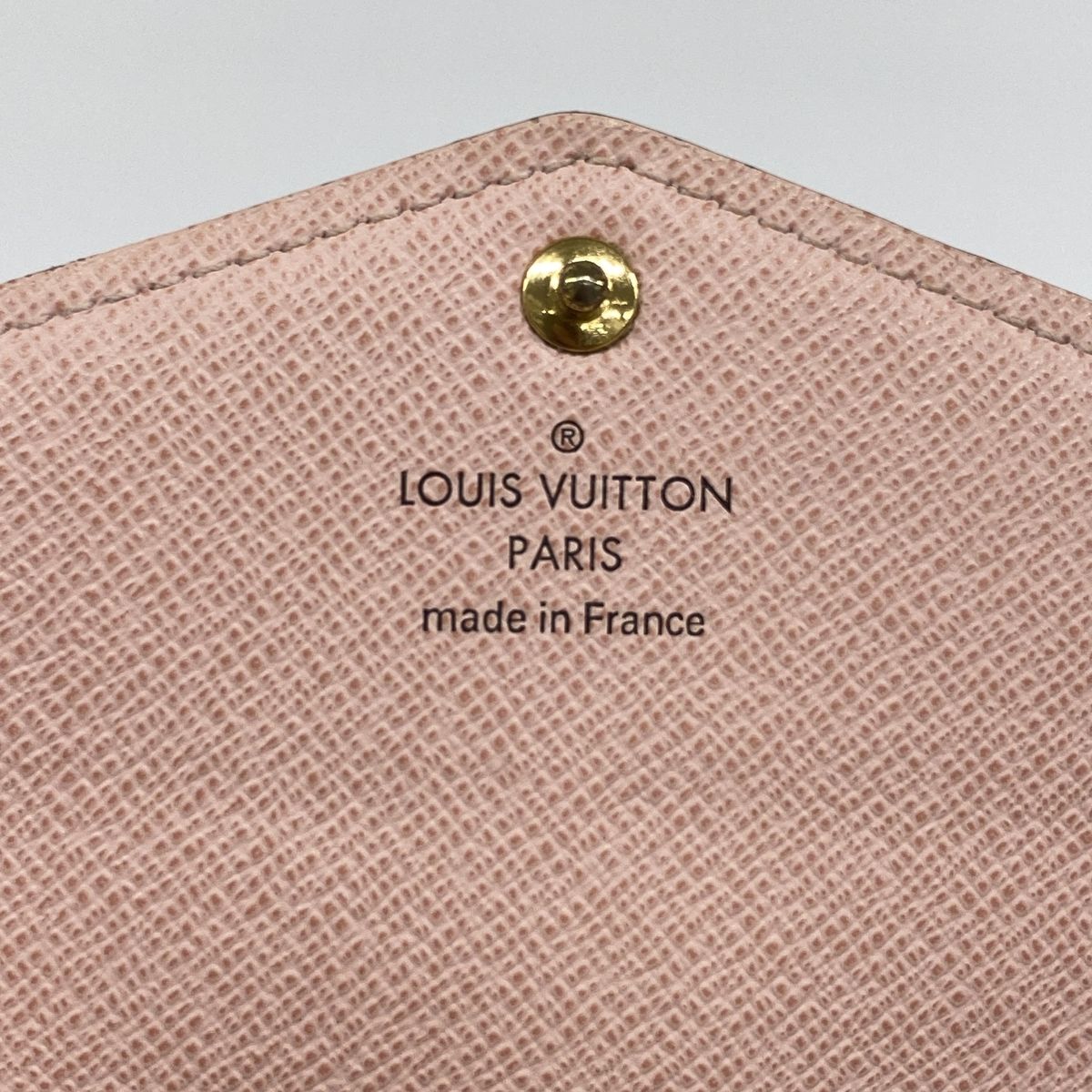 louis vuitton m62235 wallet side view