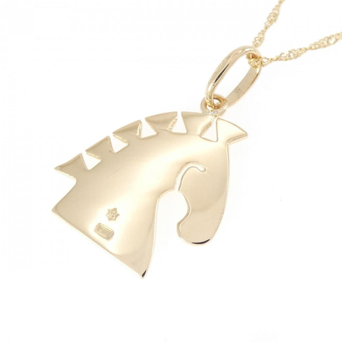 necklace side view