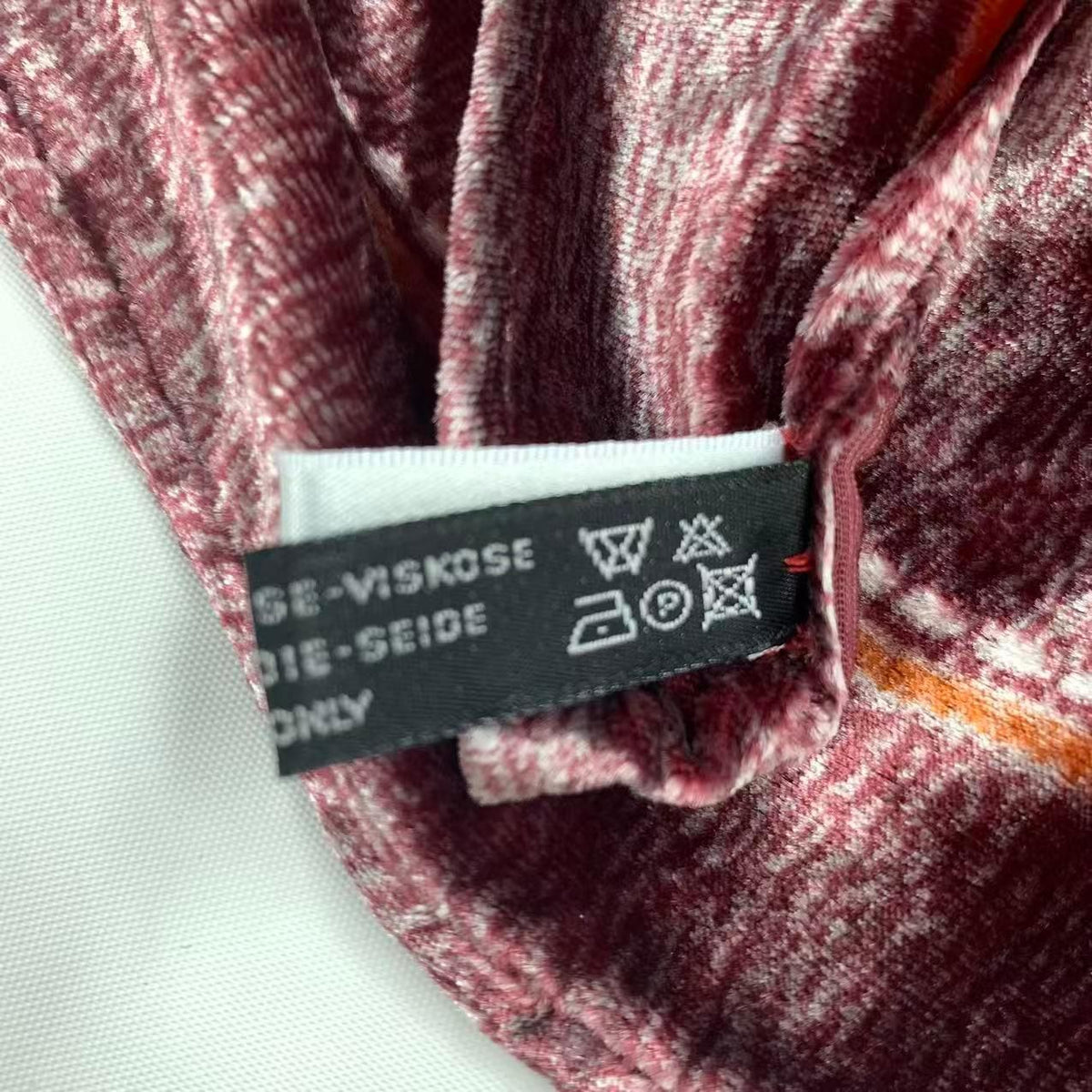 christian dior scarf functional details