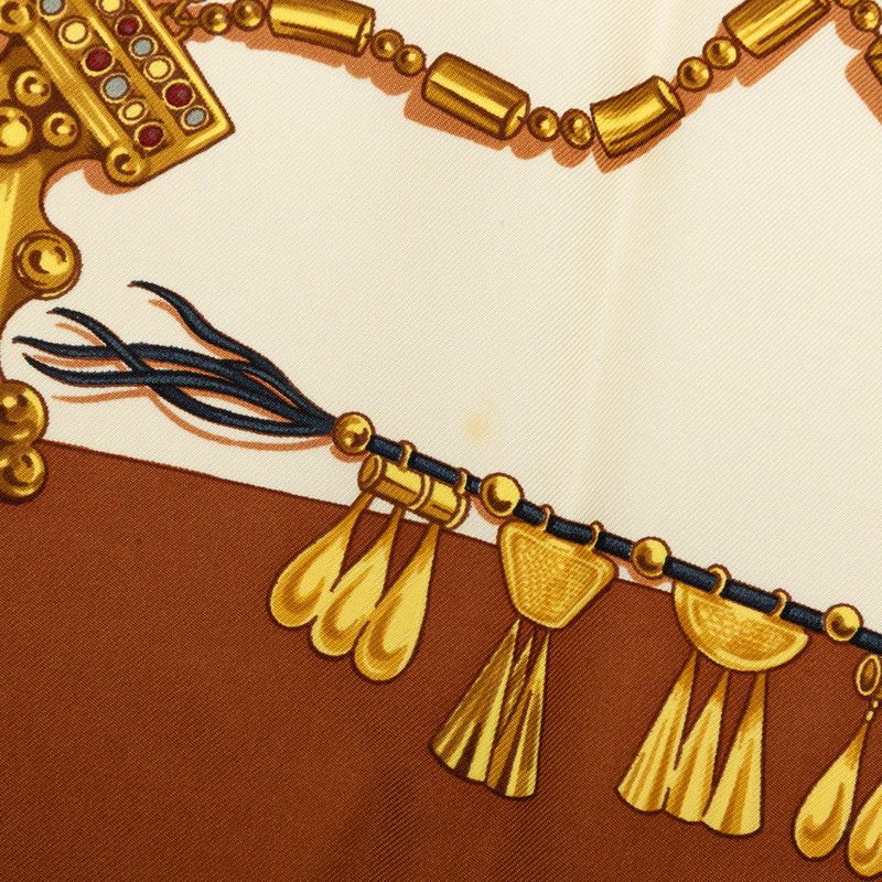 hermes scarf side view