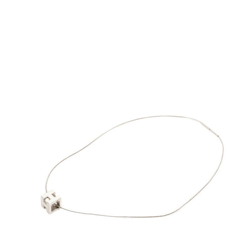 hermes necklace rear view