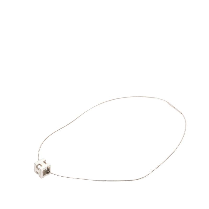 hermes necklace rear view