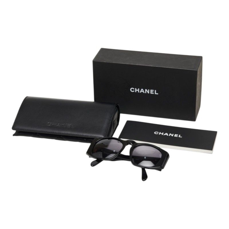 chanel eyewear interior details