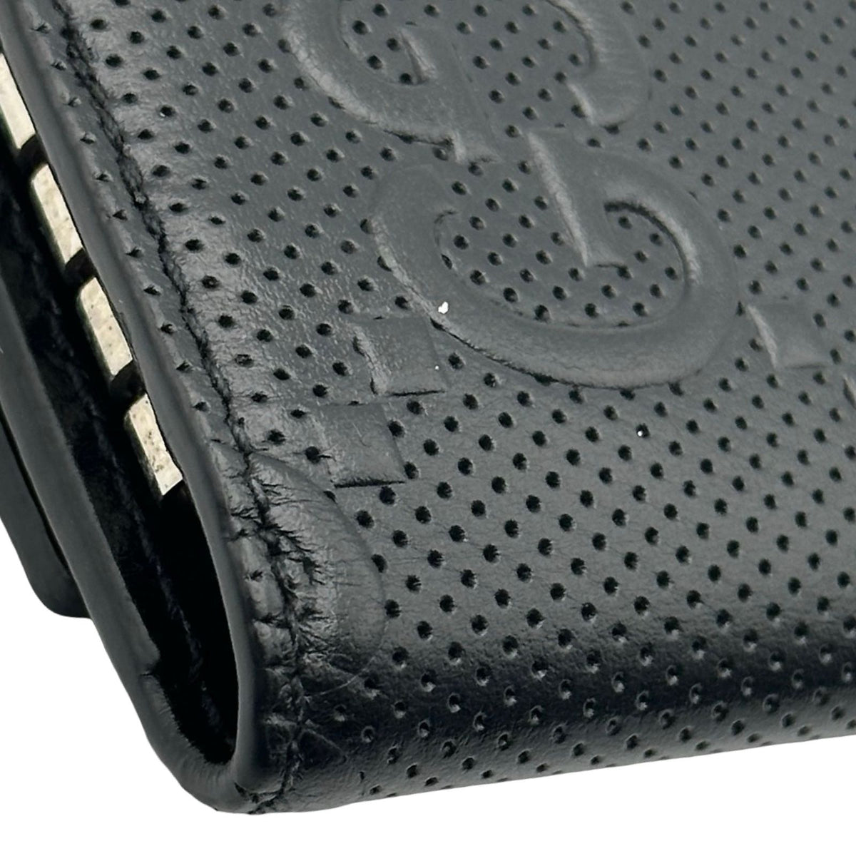 gucci key case markings and labels