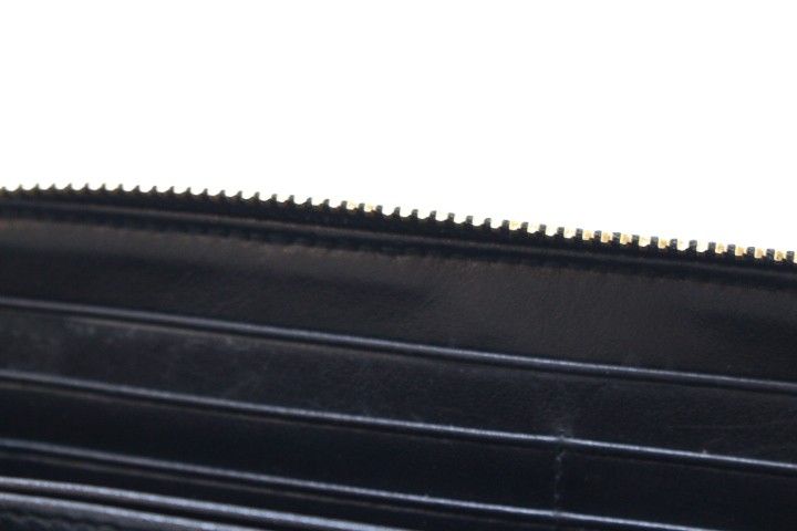 prada wallet functional details