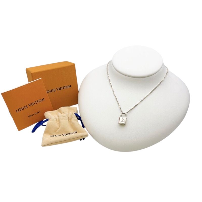 louis vuitton pendant markings and labels