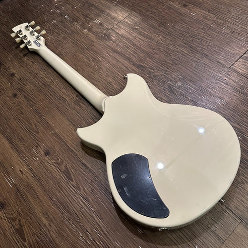 yamaha rse20 electric guitar interior details