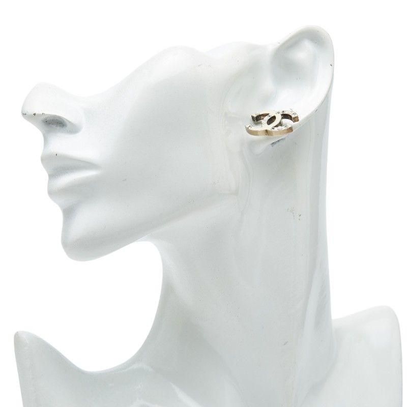 chanel earrings condition details