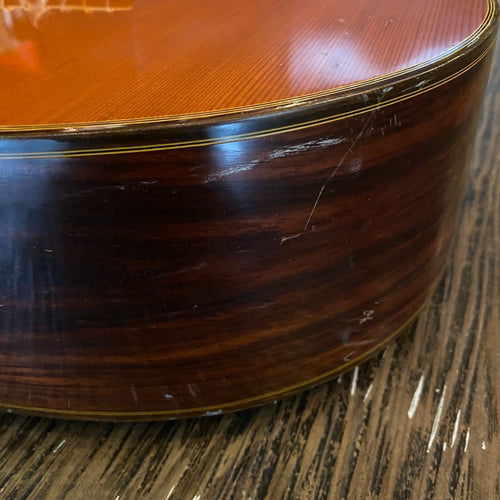 acoustic guitar markings and labels