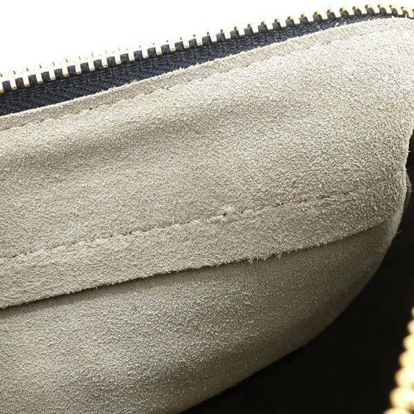 shoulder bag interior details