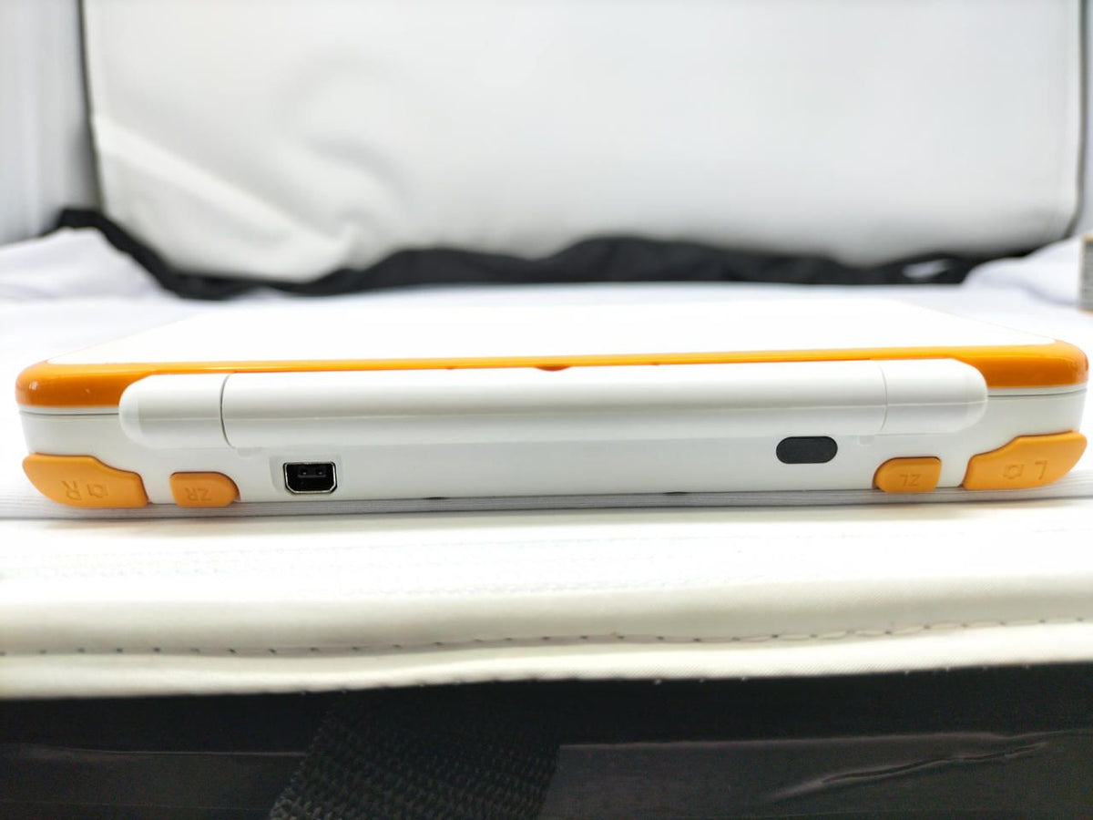 nintendo jan-001 handheld console interior details