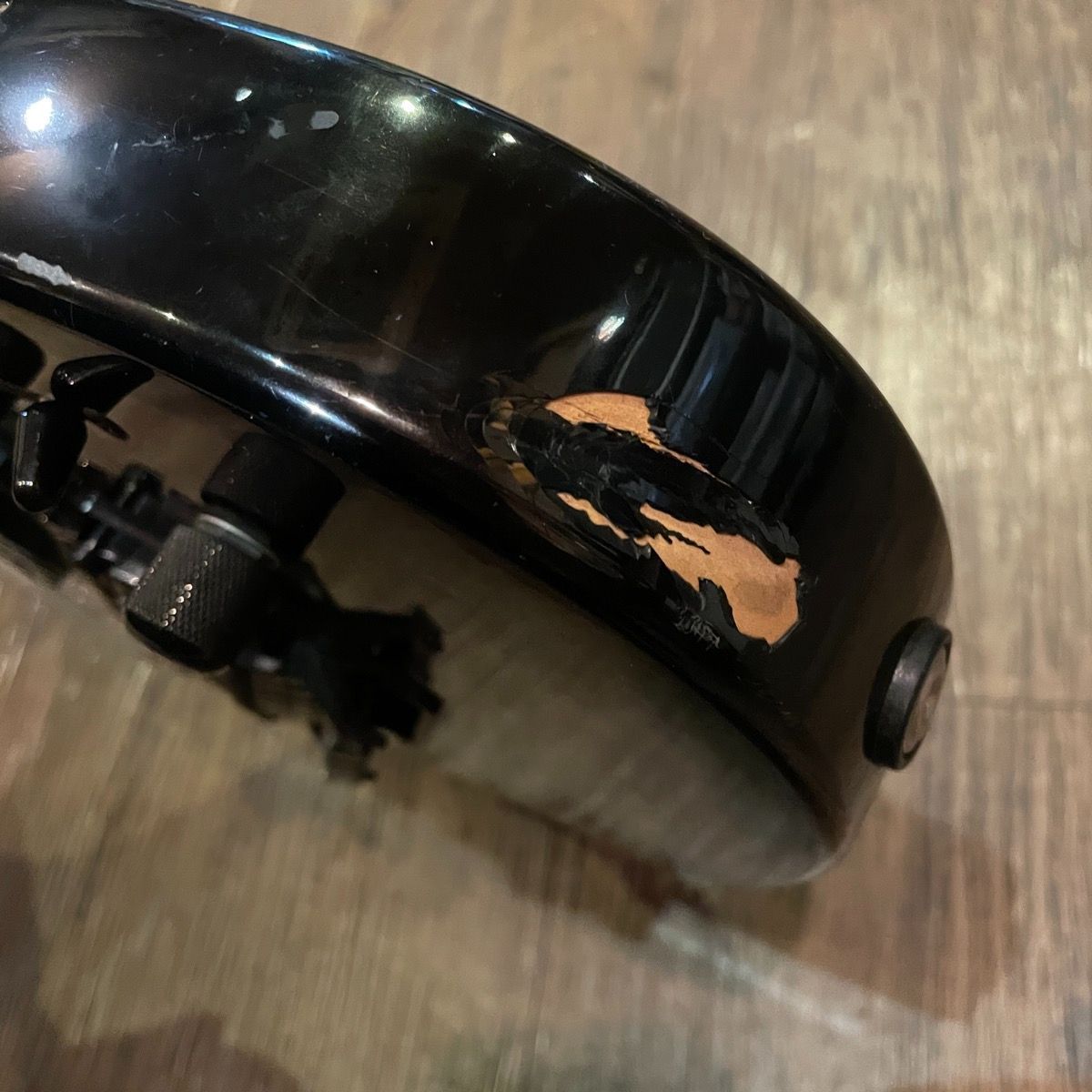 yamaha electric guitar markings and labels