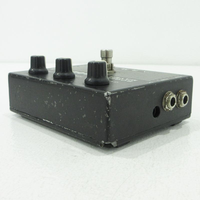 guitar effector side view