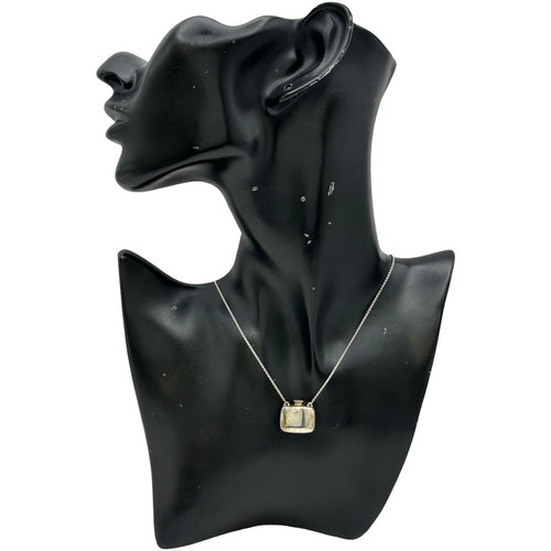 necklace functional details