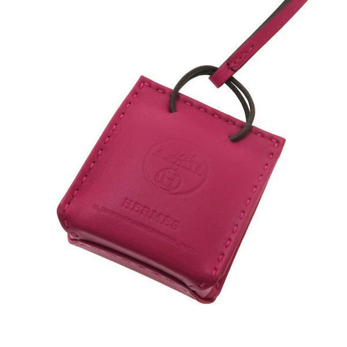 hermes keychain side view