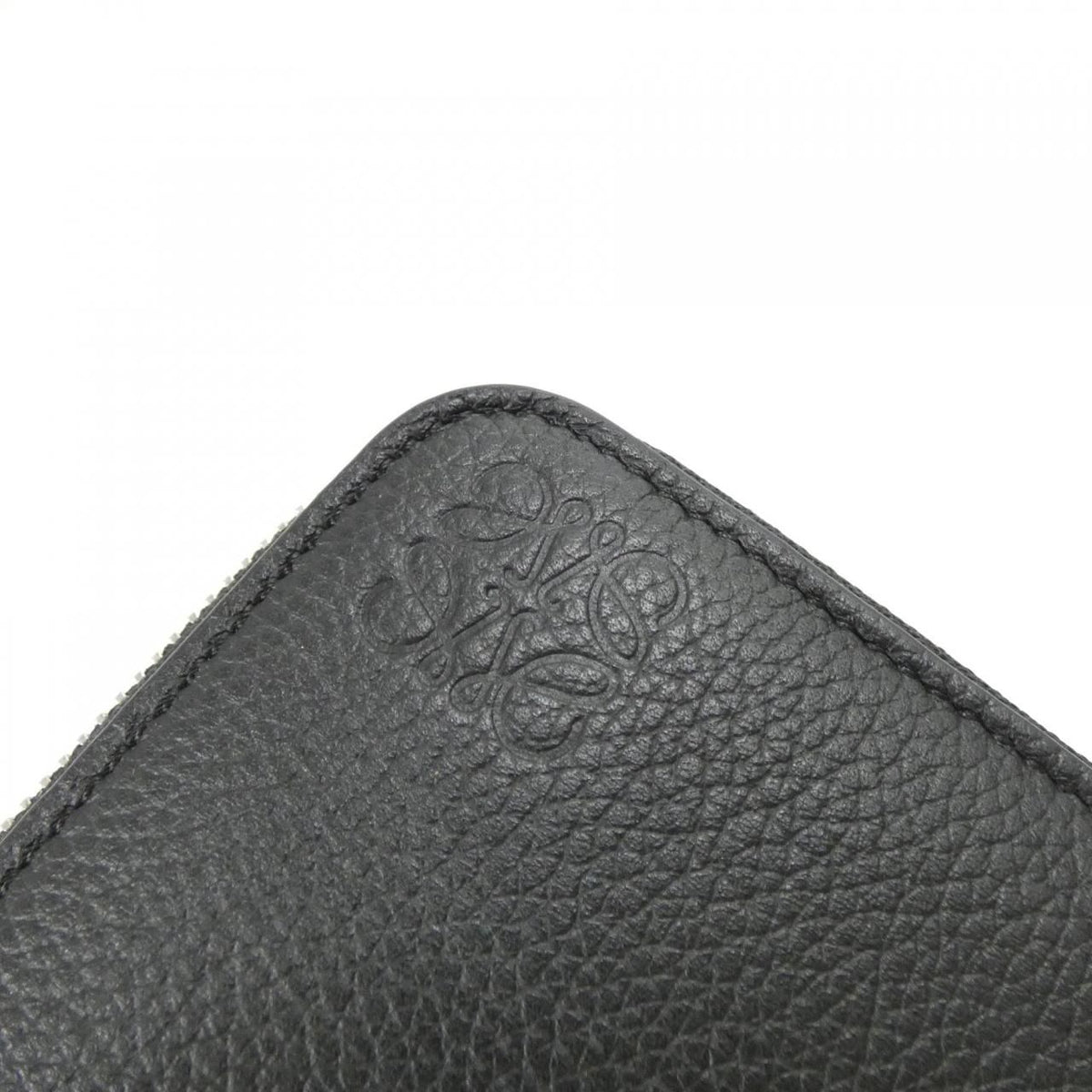 loewe c660t12x02 black wallet accessories included