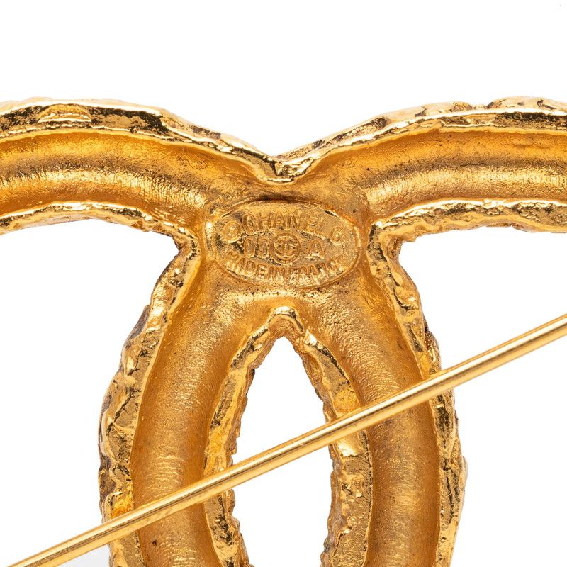 chanel brooch rear view