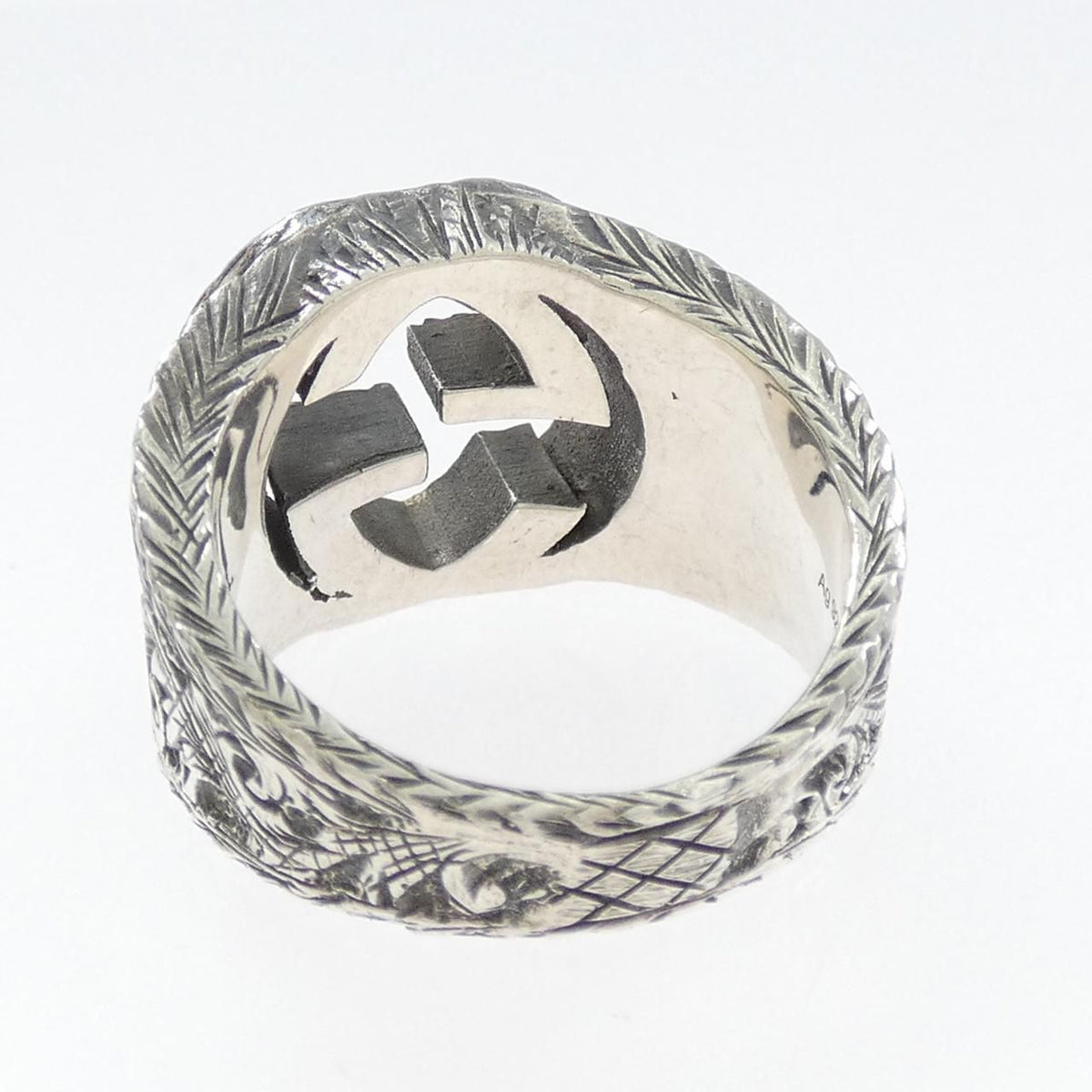 gucci ring rear view