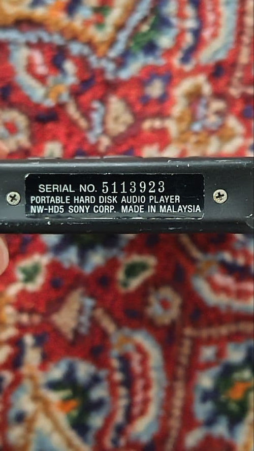 sony nw-hd5 digital audio player front view