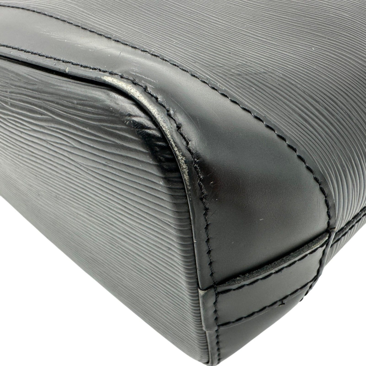 louis vuitton m42292 handbag interior details