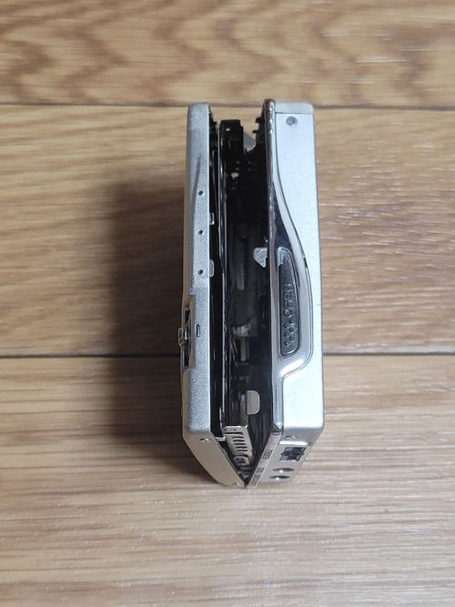 sharp md-mt66 minidisc player side view