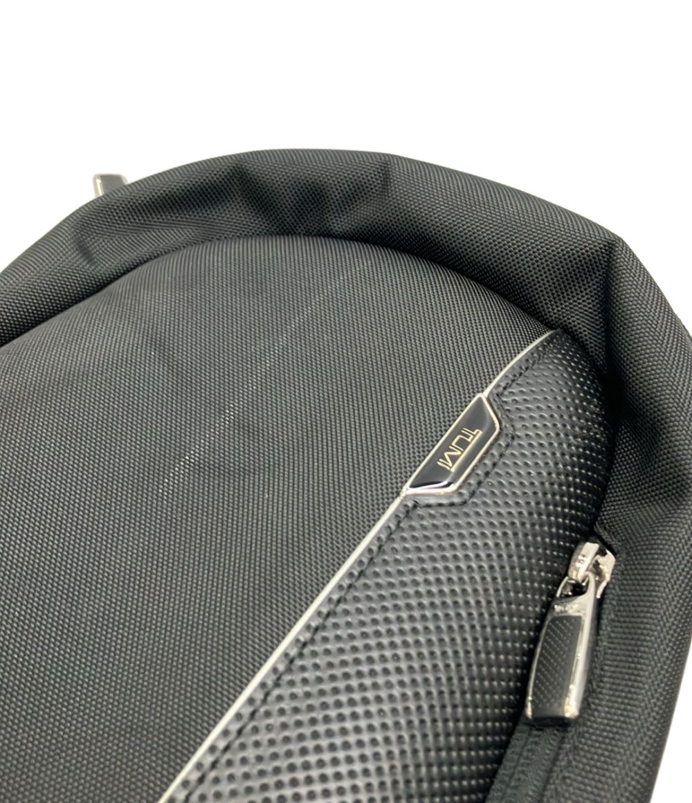 tumi shoulder bag markings and labels