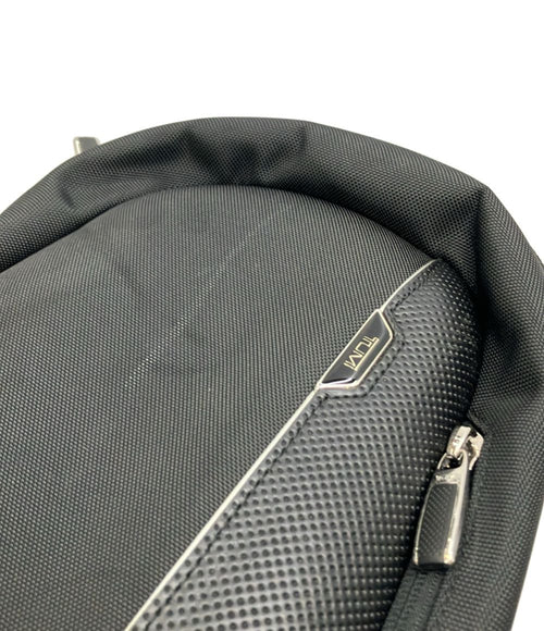 tumi shoulder bag markings and labels