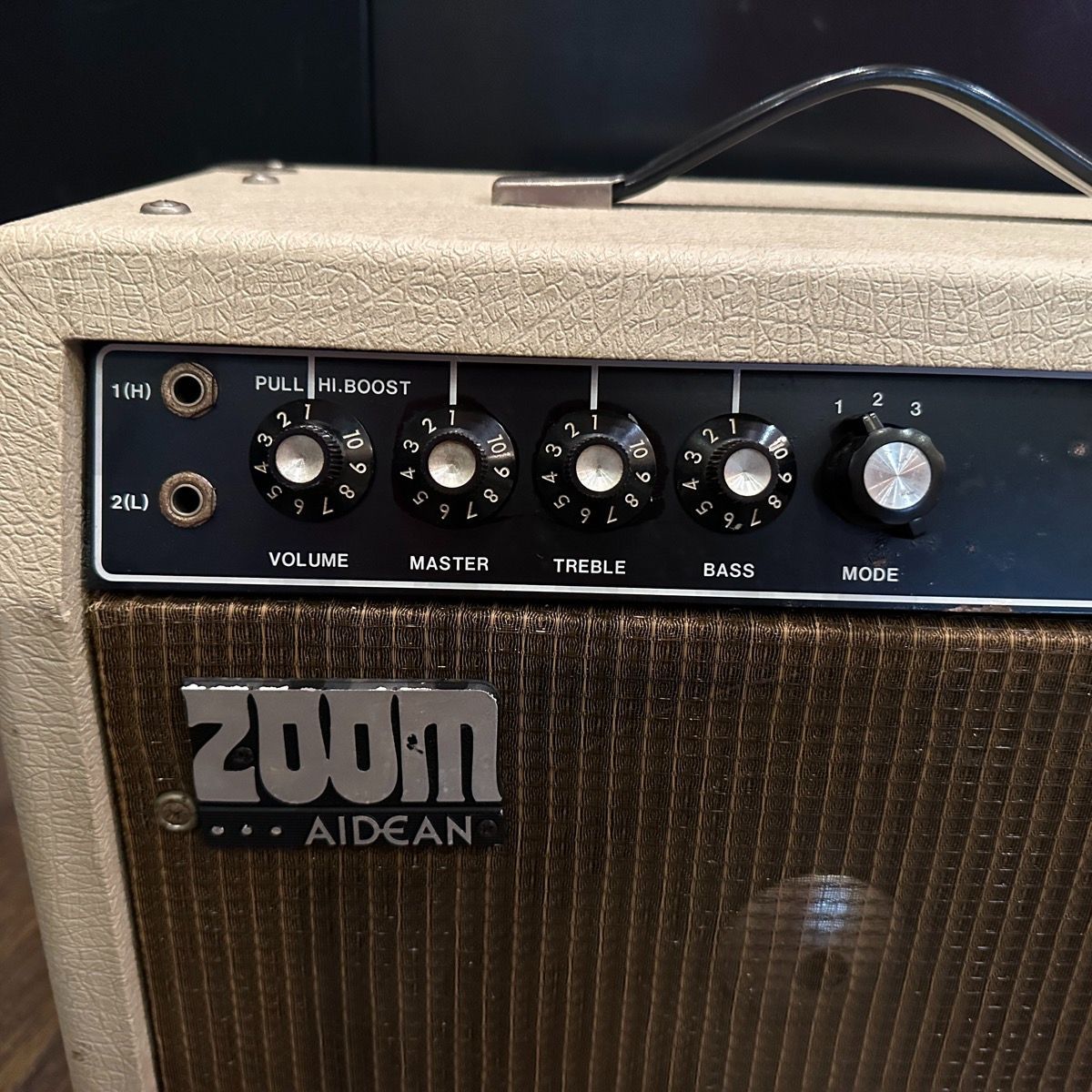 Zoom MB-30 Amplifier