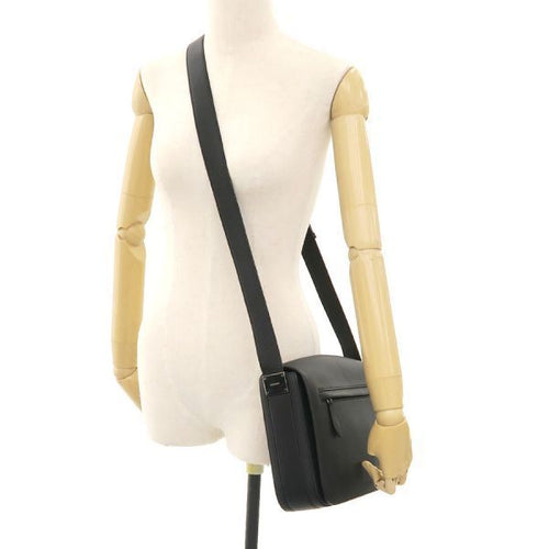 burberry shoulder bag markings and labels