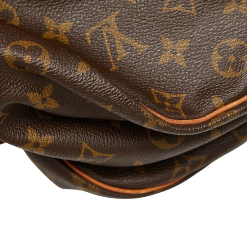 louis vuitton m42254 shoulder bag interior details